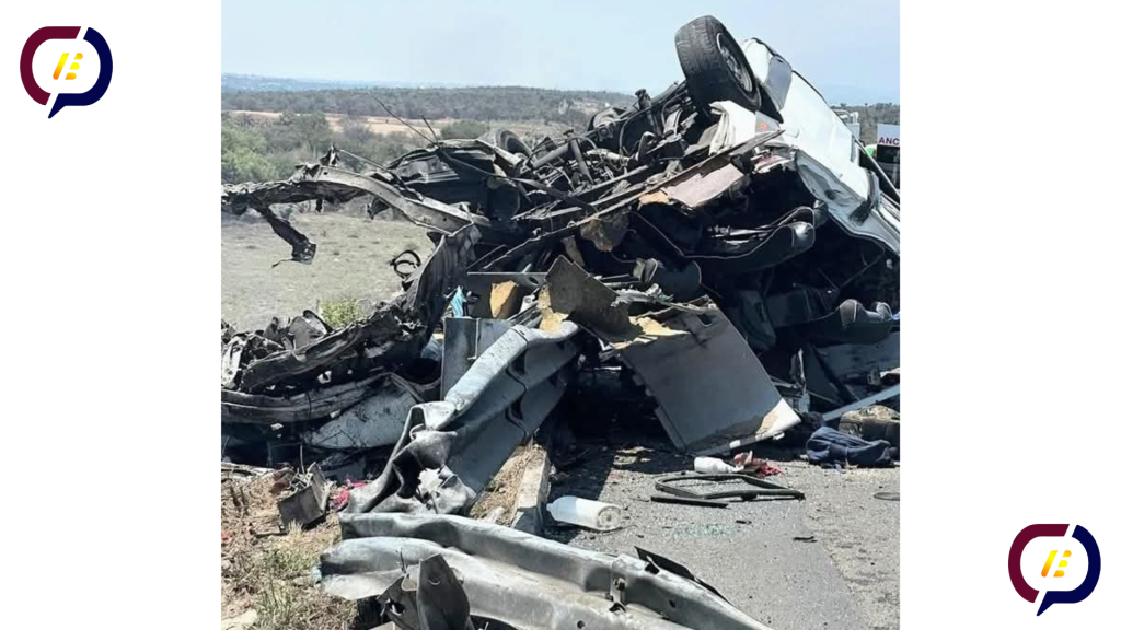 Accidente entre pipa y combi deja 21 muertos en autopista Cuacnopalan- Oaxaca